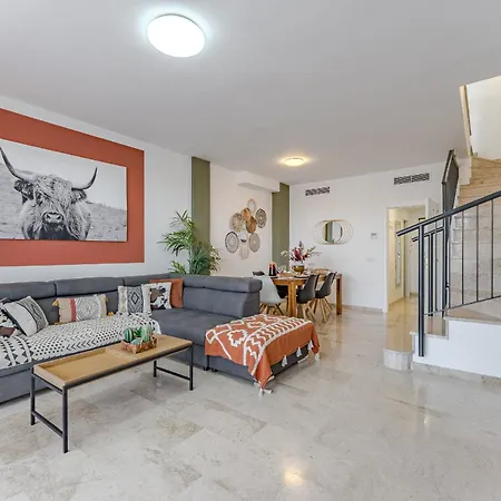 Сasa de vacaciones Townhouse Dakota - Amazing Sea View, Pool Area And Bbq